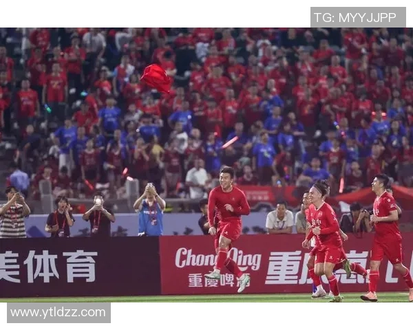 重庆足球队与广州足球队赛后复盘分析比赛节奏与战术变化的深度探讨